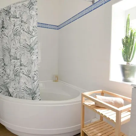 Gambetta Stylish 2 Bedrooms - Between Beach & Fresh Market